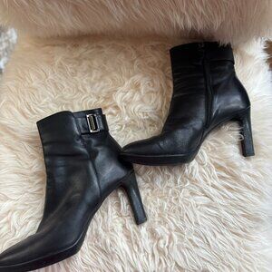 Leather Aquatalia super comfy heeled boots